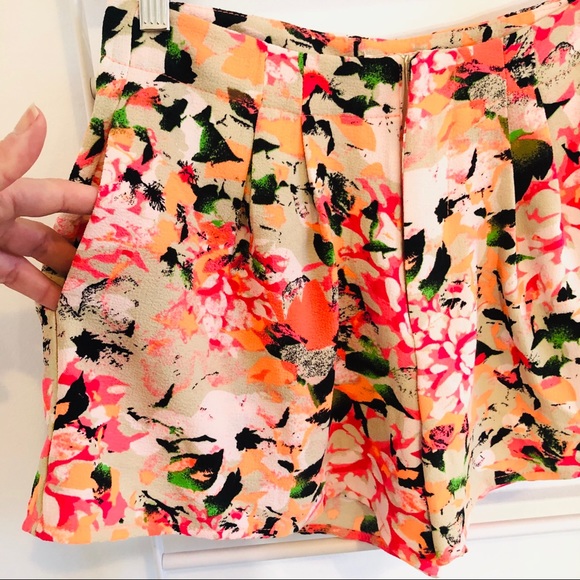 Mika & Gala Floral Skort | sz 8 - Picture 3 of 6